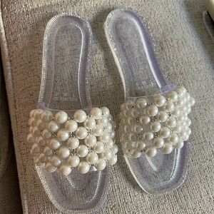 Pearl sandals